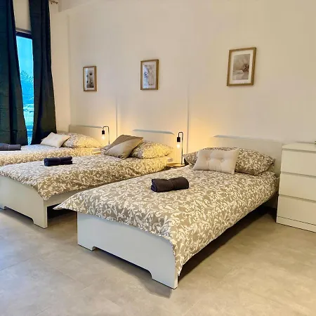 Spacious Modern With Patio Wiener Neudorf
